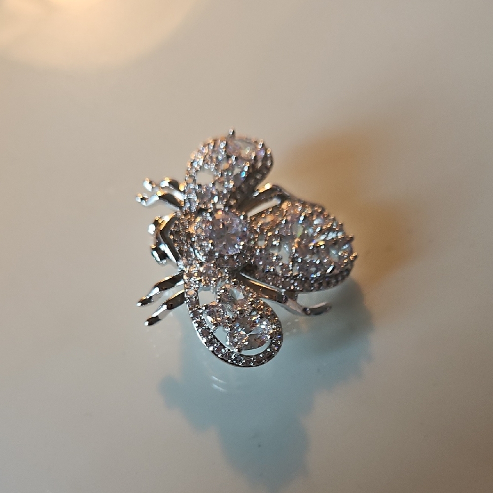 Elegant Joan Rivers Silver Bee Brooch